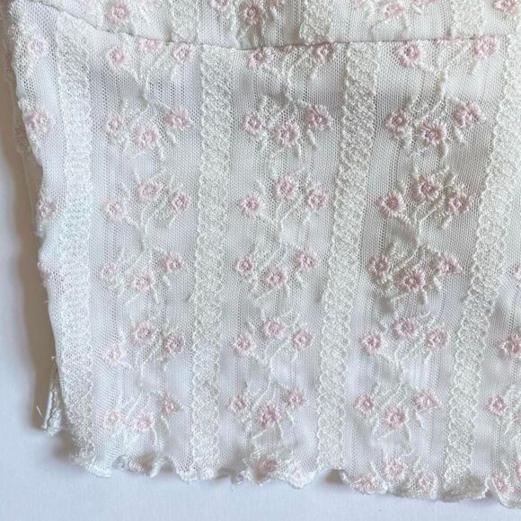 White floral halter crop top - Picture 6 of 8